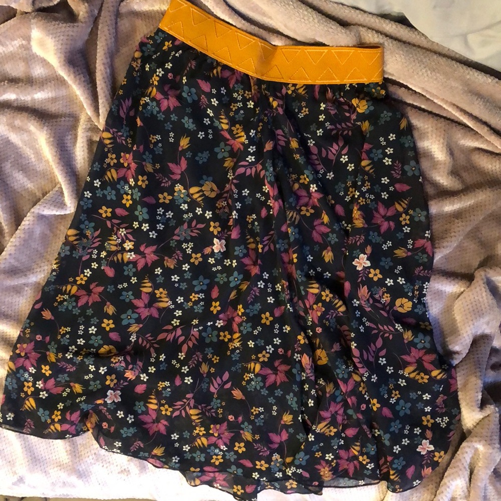 LuLa Roe floral skirt